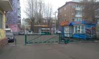 Откатные ворота на дистанционном управлении возле МКД